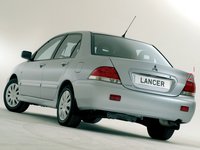 Mitsubishi_Lancer_Sedan_2005.jpg